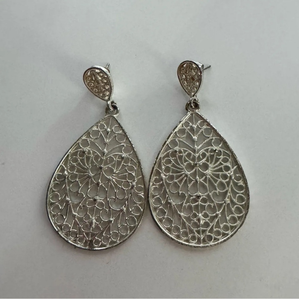 Elegant Silver Filigree Teardrop Earrings